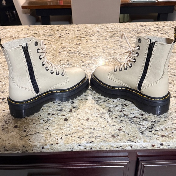 Dr Marten Jadon III Pisa Leather Platform Lace Up Boots - Picture 9 of 13